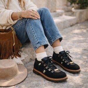 Vintage Black Suede Lace-Up Casual Shoes with  Daisy Embroidery